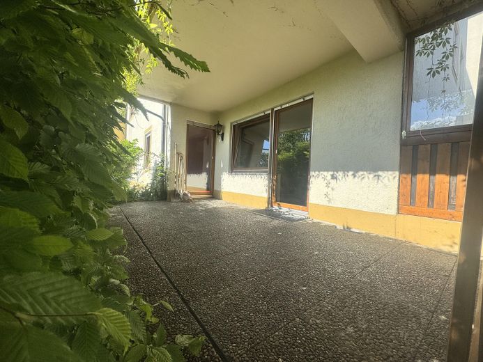 uneinsichtige Terrasse