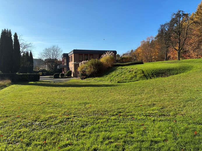 Außenansicht Parkplatz geschot
