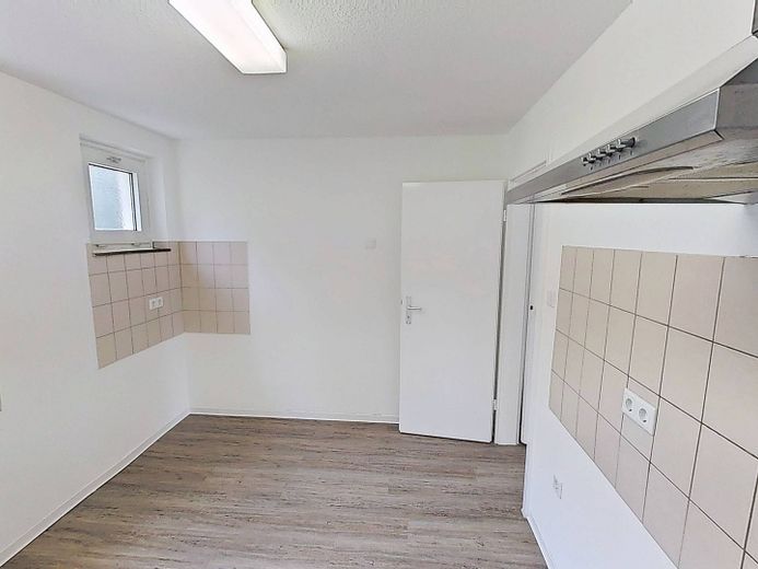 Ampio appartamento di 4 locali con BALCONE e tanto comfort a Paderborn-Sennelager – Ansicht II: Küche