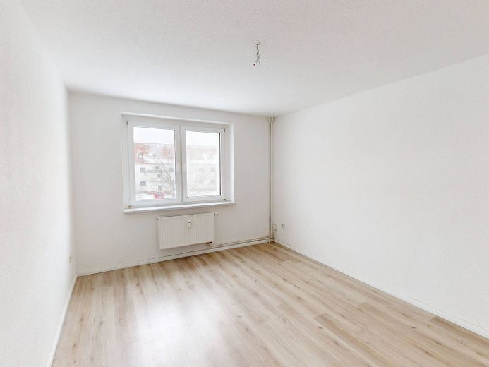 Move in now and receive 3 net cold rents as a gift*: Spacious 3-room apartment with bathtub – Ansicht I: Schlafzimmer I