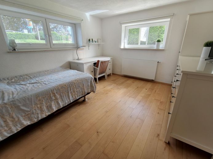 Effizienzhaus A am Kummerower See – Wärmepumpe, PV, Pool, Sauna & nah zum Hafen – Zimmer 2 im Souterrain