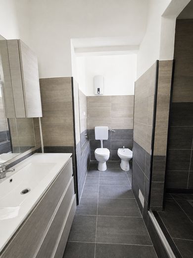 Jobcenter – Twoje nowe mieszkanie jest gotowe! Job Center – Twoje nowe mieszkanie jest gotowe do zamieszkania! – Badezimmer