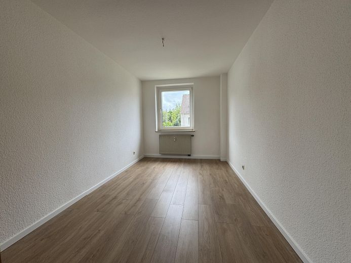 yeni zeminli, aydınlık 3 odalı daire, hemen taşınmaya hazır – Raum 3