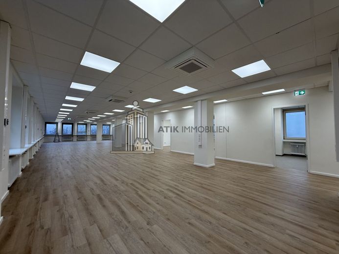 ATIK: Exklusive Bürofläche in der Fressgasse mit Wasserturm-Panorama über der Deutschen Bank – Innenansicht