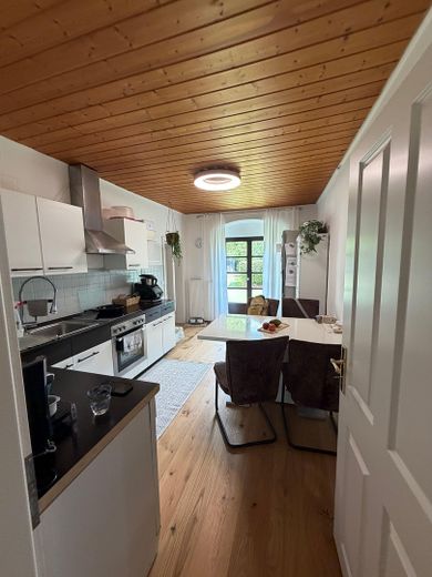 CHARMANTE & NEU RENOVIERTE WOHNUNG IN ALTEM KLOSTER // Kempten – Küche