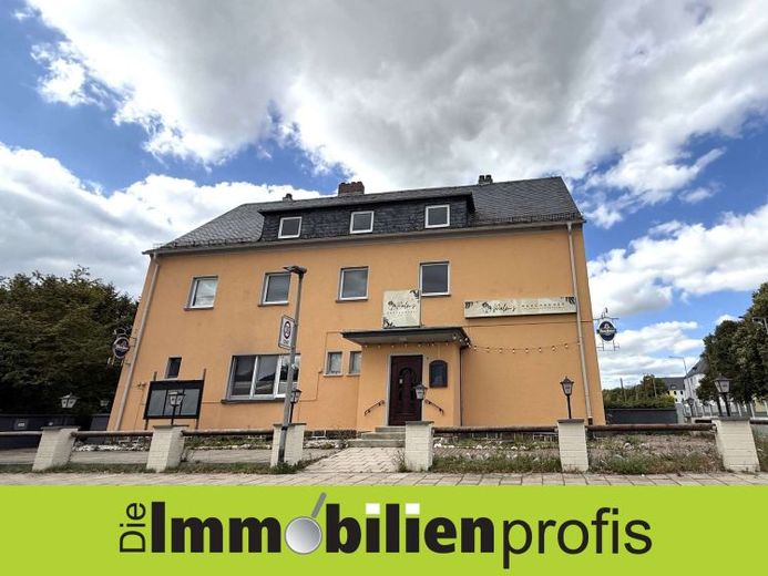 Wohn-/ Geschäftshaus (ehem. Hacienda) mit 2.600 m² Bauland in Hof – Foto 1