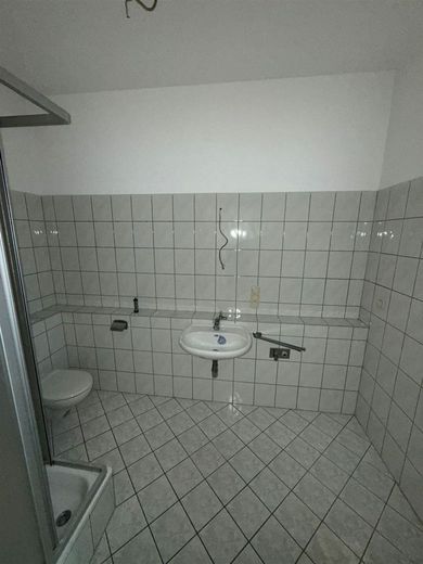 Großzügige 2-Zimmer mit neuem Laminat, Dusche und Balkon in ruhiger Lage! – PHOTO-2025-11-04-10-36-15_6