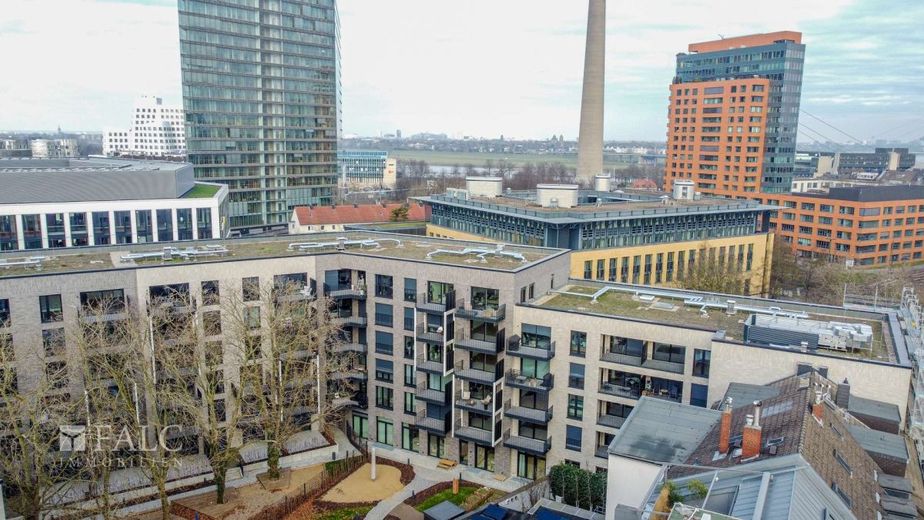Just do it ! Neubau-Wohnung nur 500 Meter vom Rheinturm entfernt – Rückansicht