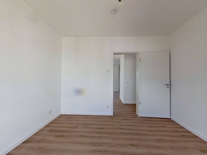 **BERGQUARTIER: बालकनी और EBK के साथ अत्याधुनिक 3-कमरों वाला अपार्टमेंट** – Ansicht II: Schlafzimmer II