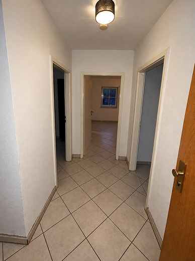 Appartement en copropriété de 3 pièces bien entretenu avec cuisine équipée et place de stationnement à Büdingen-Rinderbügen – Photo 5