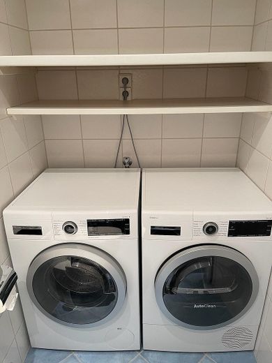 Wohnen, wo Hamburg zur Elbe hinabsteigt – Gästetoilette