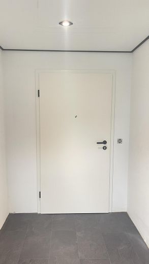 Abitare moderno! – Wohnungseingang