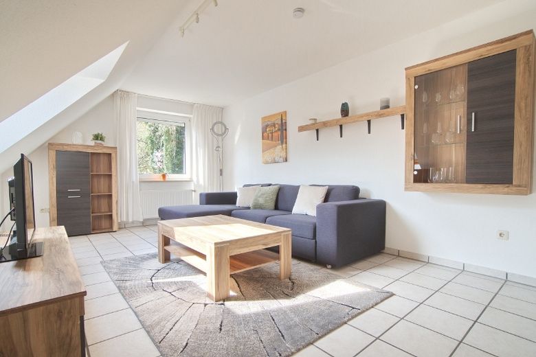 Helle Wohnung mit eigenem Eingang, Balkon und viel Komfort zum Wohlfühlen, Internetzugang möglich – 3eeafc665ef8267218f6ce31c8c9ca9574950ad7.jpg