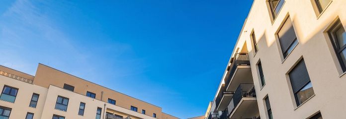 TOP-ANGEBOT: 3-Zimmer-Traumwohnung mit BALKON und moderner EINBAUKÜCHE im BERGQUARTIER Magdeburg! – Titelbild