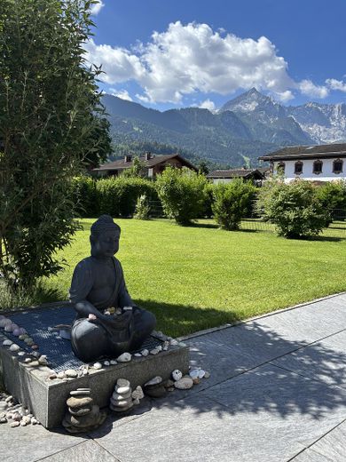 Neuwertige Exklusive Etagen-/Terrassenwohnungen (124 m²)  - provisionsfrei von privat – Entspannung im Garten
