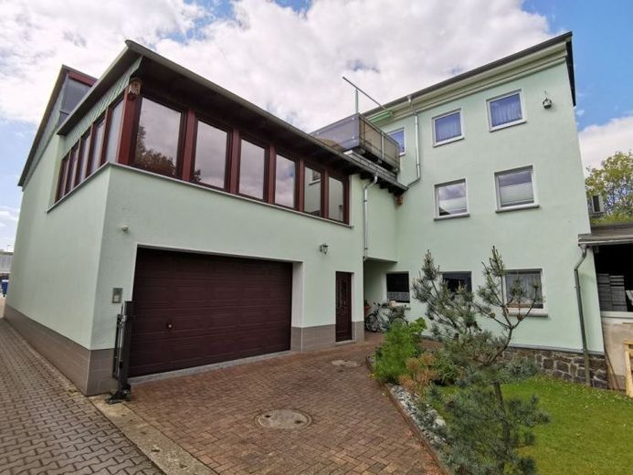##Top saniert und vollvermietet## Zweifamilienhaus mit Gewerbe in bester Lage – Foto 1