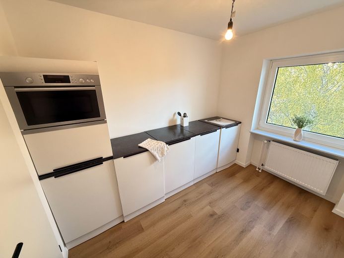 ERSTBEZUG - Vollständig sanierte 3-Zimmer-Wohnung mit Loggia und ca. 4 % Mietrendite in Nbg-Zabo – Küche