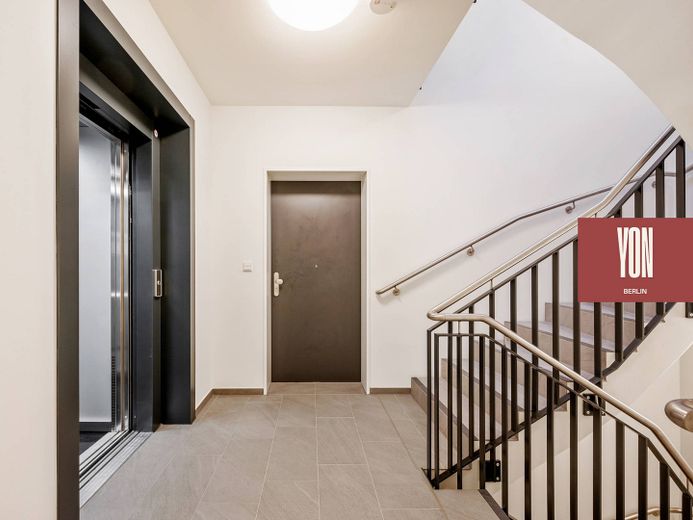 YON BERLIN - Moderne 2-Zimmer-Neubauwohnung mit EBK und sonnigem BALKON in Berlin-Friedenau – Treppenhaus