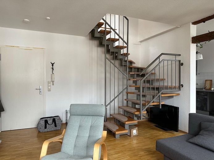 Wohnen mit Treppe nach oben