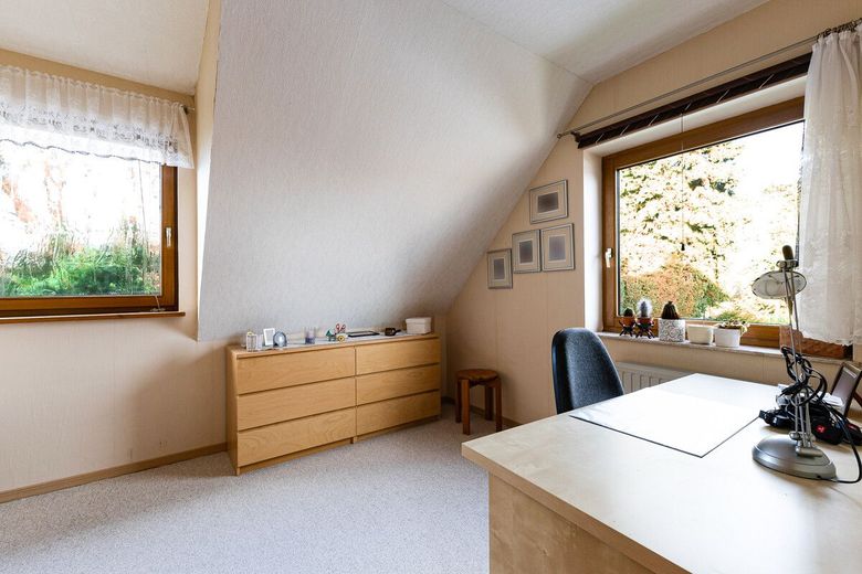 Familientraum in Bönningstedt: Solides EFH mit Wintergarten &amp; Doppelgarage – Kinderzimmer I