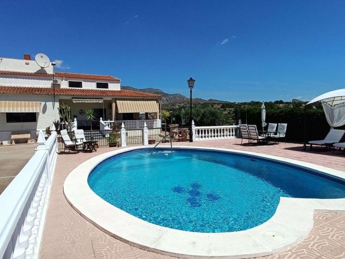 Atemberaubende freistehende Villa mit privatem Pool, separatem Gästeappartement, Garage und Kellerräumen am Stadtrand von Crevillent – Foto 1