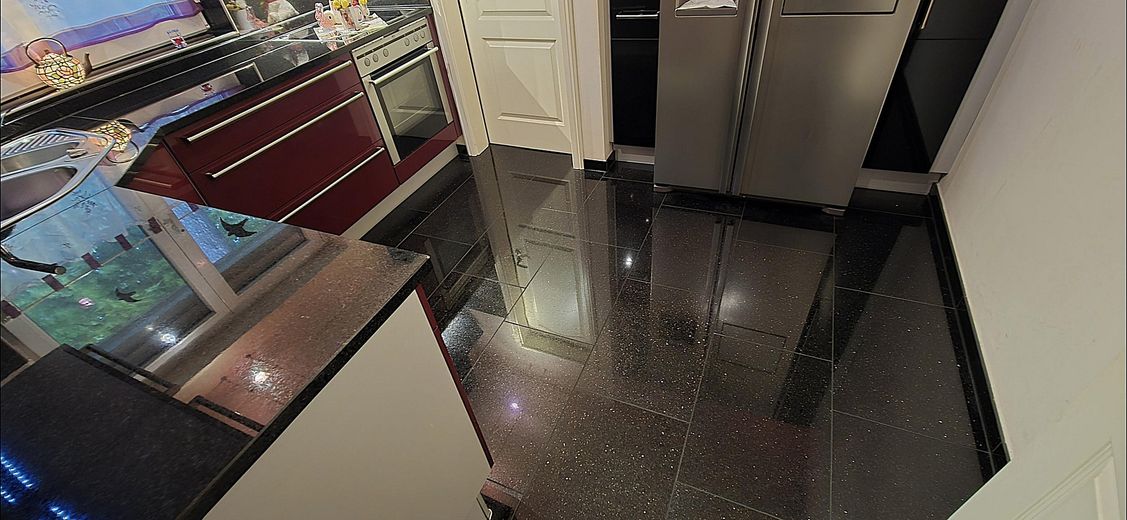 Boden mit Halogen angeleuchtet
