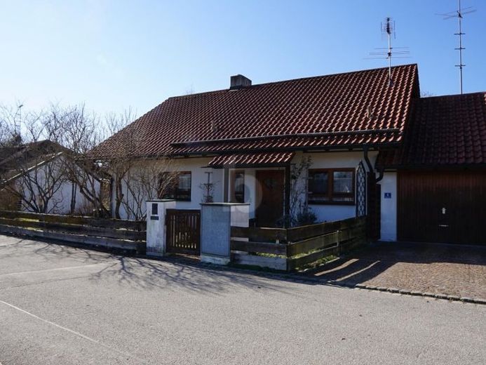 IHR SONNIGES PLÄTZCHEN IM 5 SEEN-LAND – Foto 1