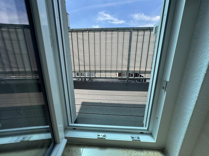 Provisionsfrei,renoviert,ruhig,95qm Wohnung 3,5 Zimmer+Küche mit EBK,Tageslichtbad,Südbalkon – Balkon