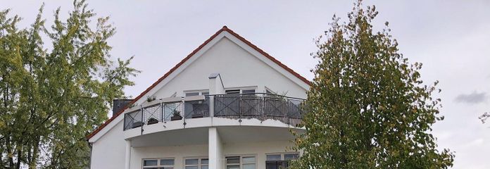 Bel appartement de 2 pièces avec balcon à Maintal-Dörnigheim – 890 € charges comprises – Außenansicht des Gebäudes  
