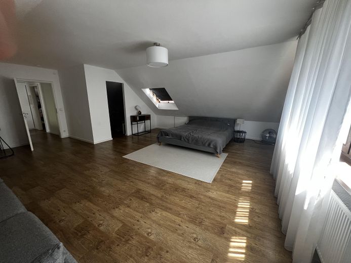 Großzügiges Haus mit modernem Komfort , Provisionsfrei – Schlafzimmer