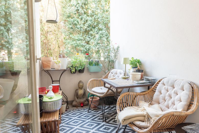 Rarität im Altbau mit Balkon – Balkon