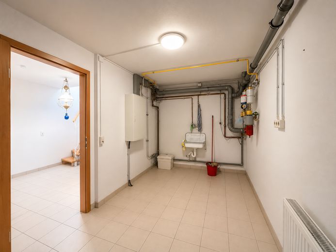 *Reihenendhaus in ruhiger Lage von FFM-Griesheim* – Hauswirtschaftsraum