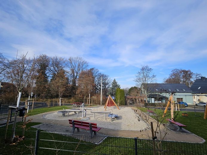 Unser Spielplatz ist fertig