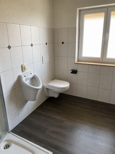 Sehr sonniges Holzhaus, KfW60, Isny-Großholzleute, EG barrierefrei, – Toilette Bad OG