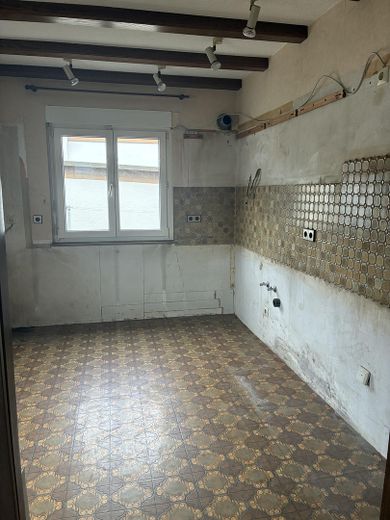 Wolnostojący dom dwurodzinny z potencjałem i dużym ogrodem, 170 m² – Küche