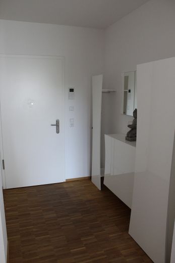 SENZA PROVVIGIONE! Moderno loft di 73 m² a Stoccarda-Nord con balcone + posto auto interrato – Eingangsbereich