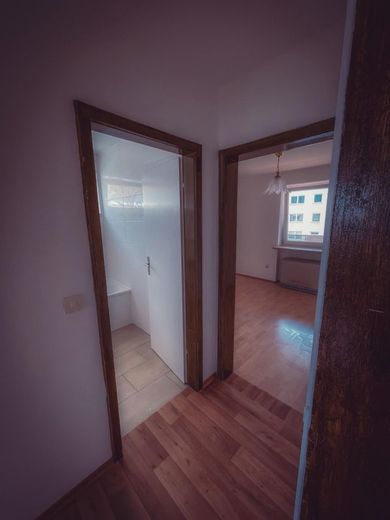 Attraktive 3-Zimmer-Wohnung in Altdorf bei Landshut – Flur