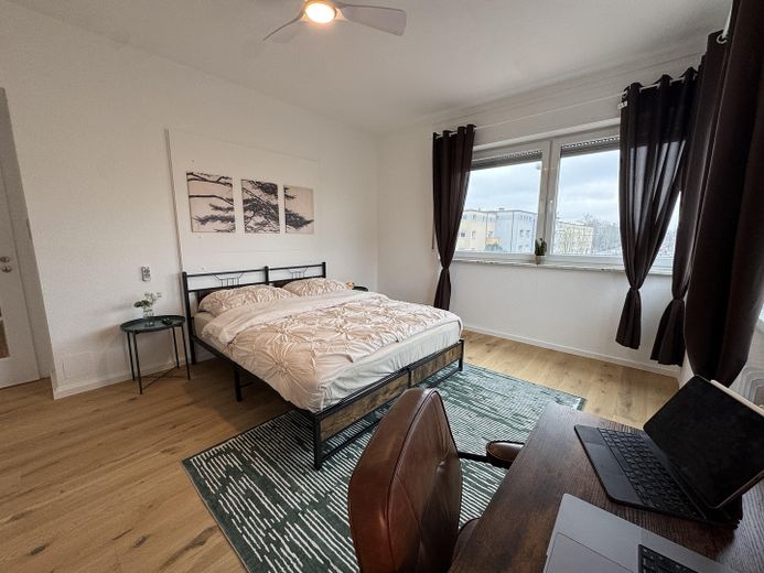 Prima occupazione e arredato di recente!! Camera privata in posizione eccellente! – Zimmer Nr. 3: €760 Pauschal