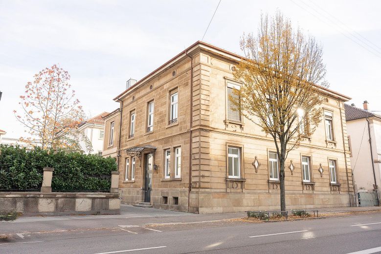 Charmante 4,5-Zimmer Dachgeschosswohnung – Außenansicht 1