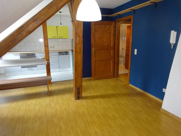 Ruhige Maisonette mit Einbauküche in der Altstadt von Görlitz – Wohnbereich Blick zu Küche