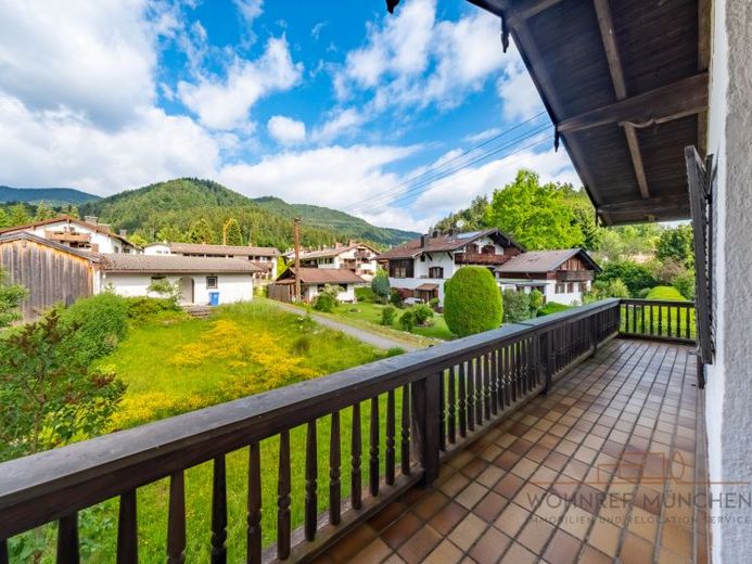 DHH mit großem Garten und viel Potenzial in guter Lage von Bad Wiessee – Foto 1