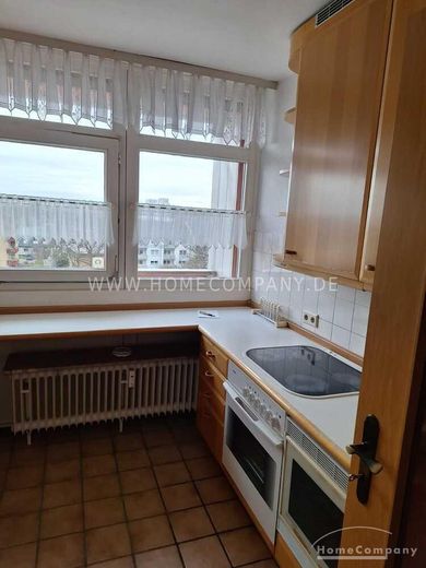 4 Zi.Whg., möbliert, 2 Balkone, erstklassige Lage,  barrierefrei, 4 OG 2 Bäder, modernisiere Whg. im Schillerteichcenter mit Sauna und Schwimmbad. – 2550ee2f5fb6a57acda9ce9d13cf7752fa8dc668.jpg