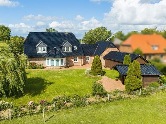 Casa frisona settentrionale con vista sconfinata! Ampia casa residenziale con appartamento vacanze indipendente a Nordstrand – Foto 1