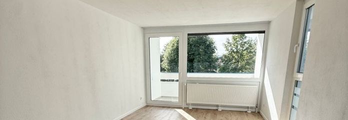 Frisch renovierte 2 Zimmer Wohnung mit 2 x Balkon zu vermieten