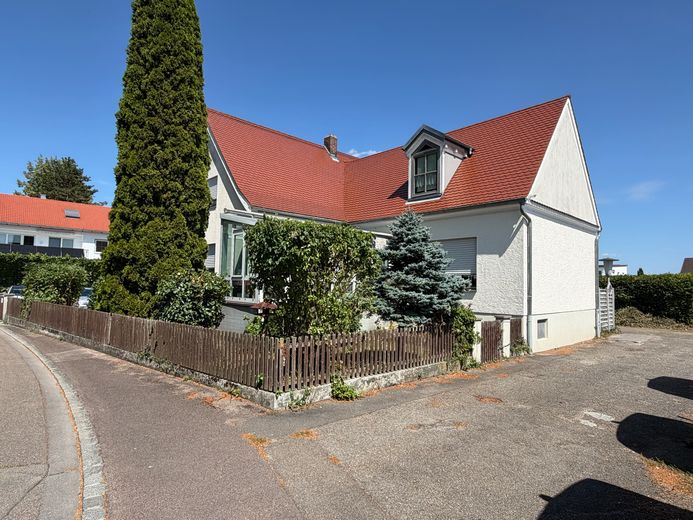 Haus mit Zukunft! Zwei separate Wohnungen - getrennte Eingänge. Attraktive Möglichkeiten! – फोटो 2