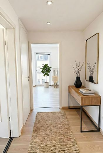 Gang 2 mit KI bearbeitet