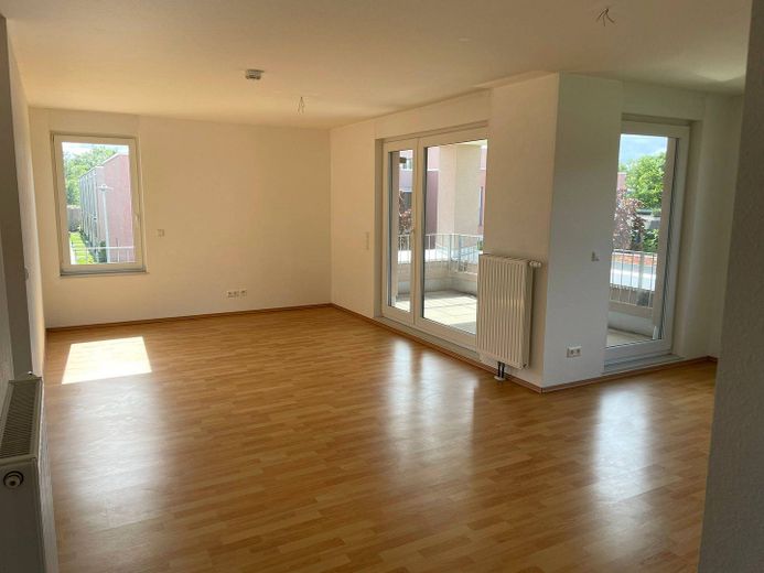 Appartement élégant de 3 pièces avec cuisine équipée et balcon – Musteransicht II: Wohnzimmer