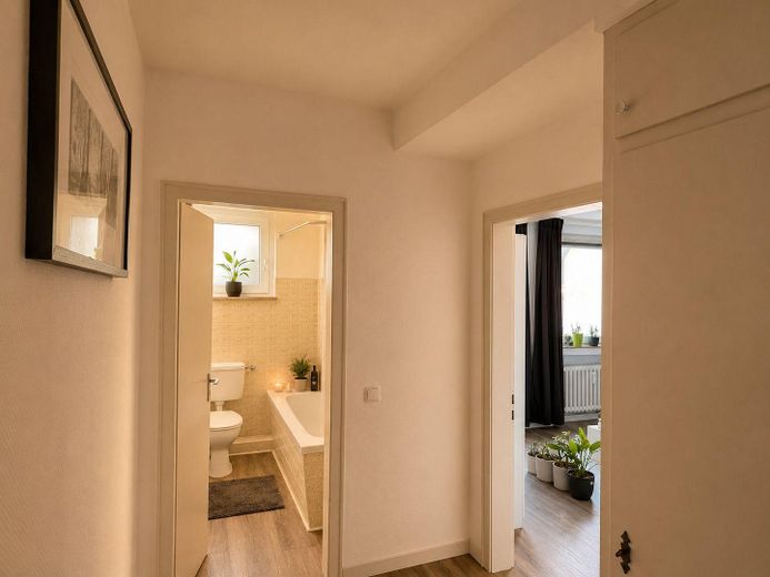Zwei Zimmer Eigentumswohnung, ca. 67 m2, im Zentrum von Düsseldorf – Foto 1