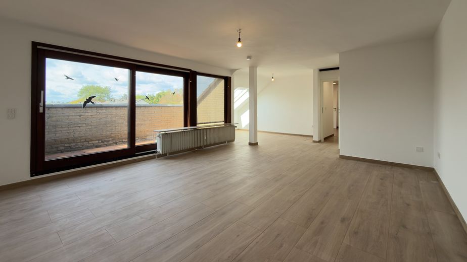 Appartamento modernamente attrezzato con cucina e vista panoramica in una tranquilla strada senza uscita – Wohnen - Bild 2