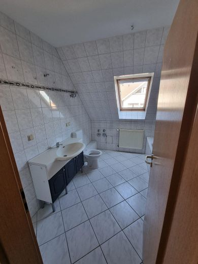3-room maisonette apartment in Schwalbenweg/ Welsleben – Bad